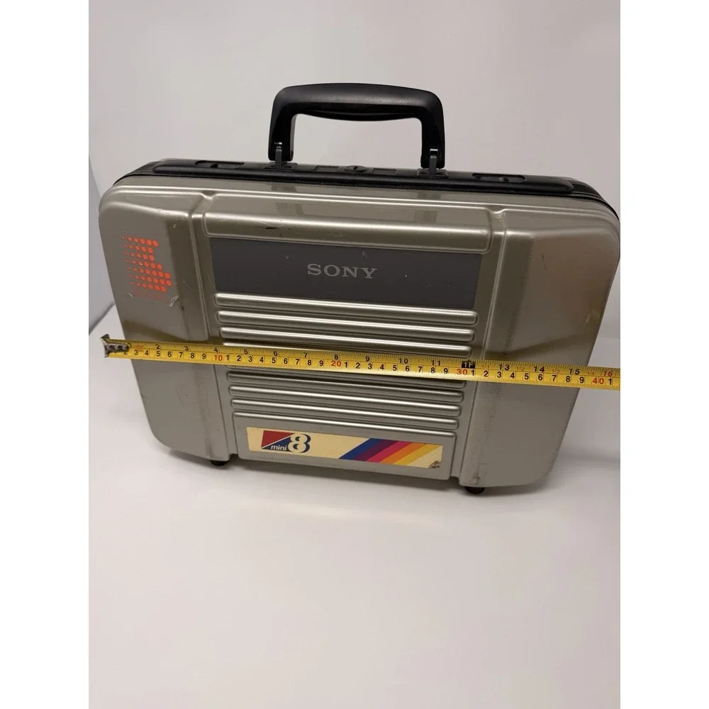 1985 Vintage Sony Video 8 Handycam CCD-M8u 8mm‎ Camera Recorder Hard CASE ONLY